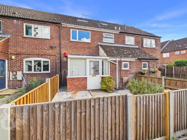 4 bedroom terraced house for sale