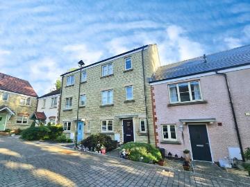 4 bedroom terraced house for sale