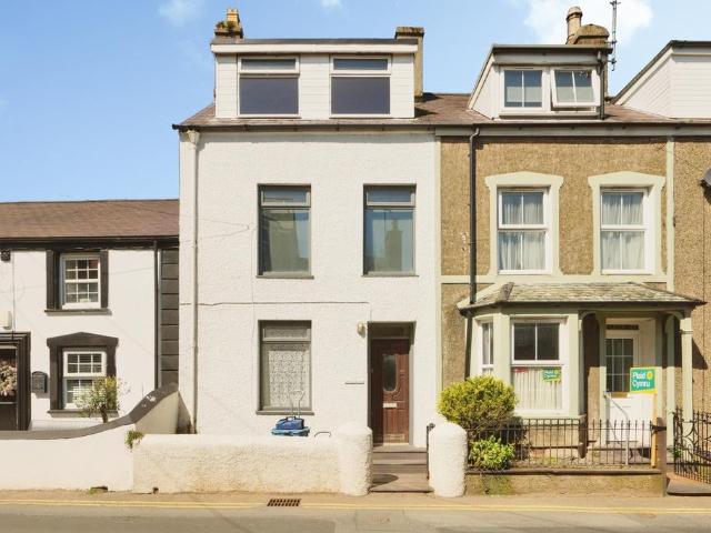 4 bedroom terraced house for sale