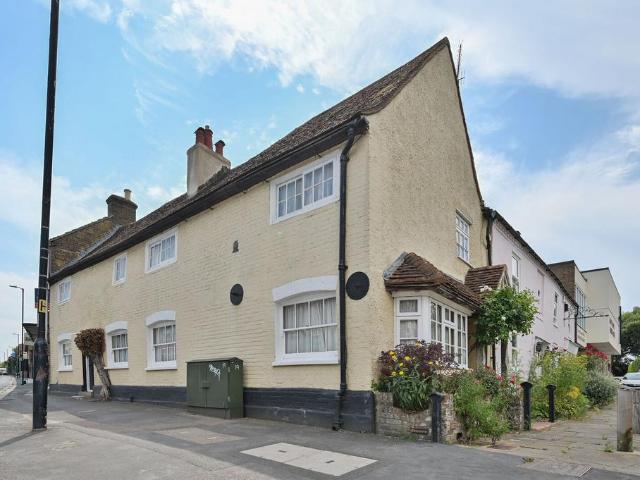 4 bedroom terraced house for sale