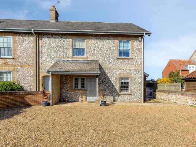 4 bedroom terraced house for sale