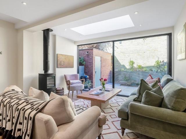 4 bedroom terraced house for sale