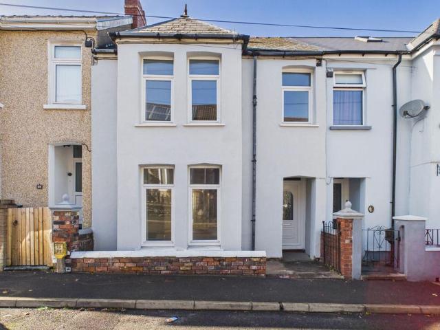 4 bedroom terraced house for sale