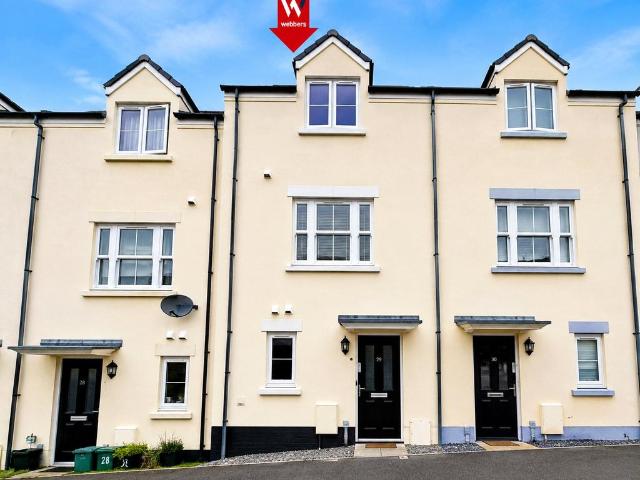 4 bedroom terraced house for sale