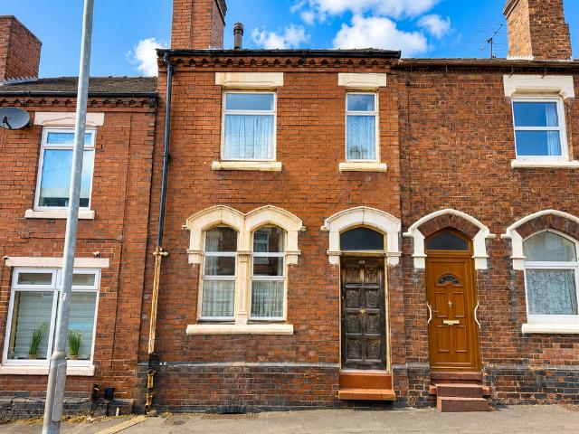 4 bedroom terraced house for sale