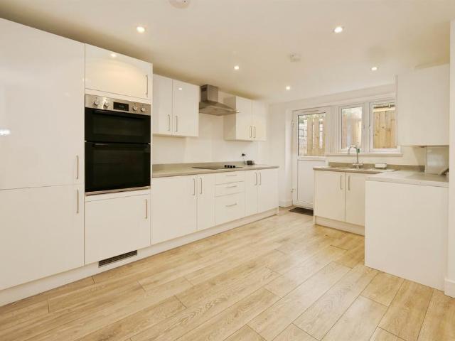 4 bedroom terraced house for sale