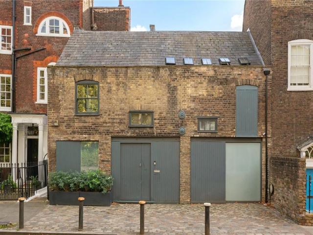 4 bedroom terraced house for sale