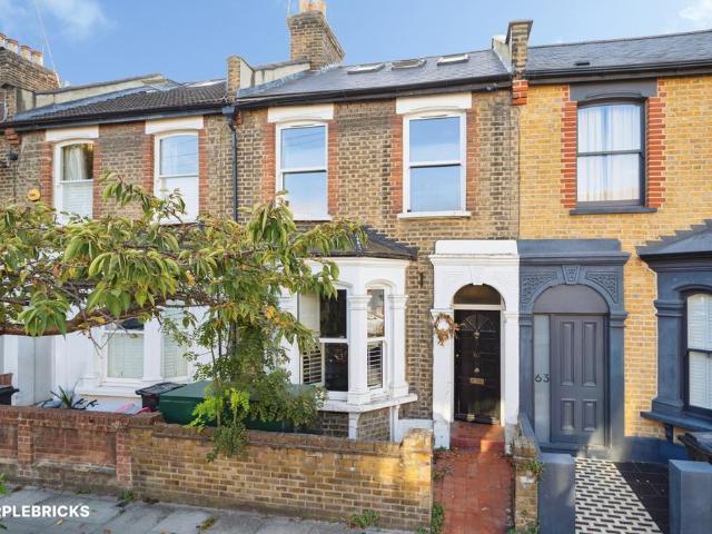 4 bedroom terraced house for sale
