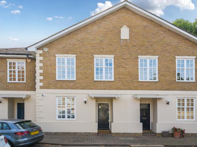 4 bedroom terraced house for sale