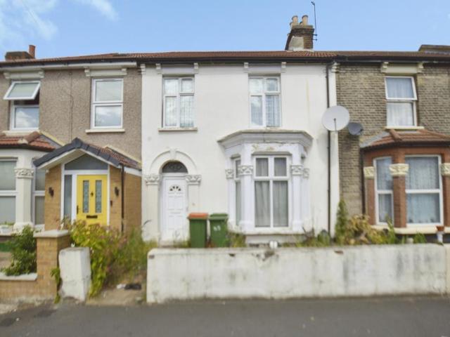 4 bedroom terraced house for sale