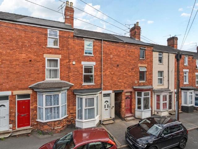 4 bedroom terraced house for sale