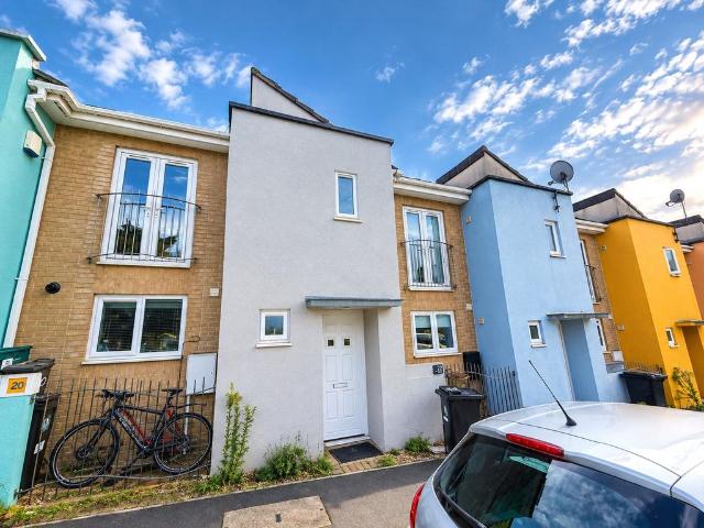 4 bedroom terraced house for sale