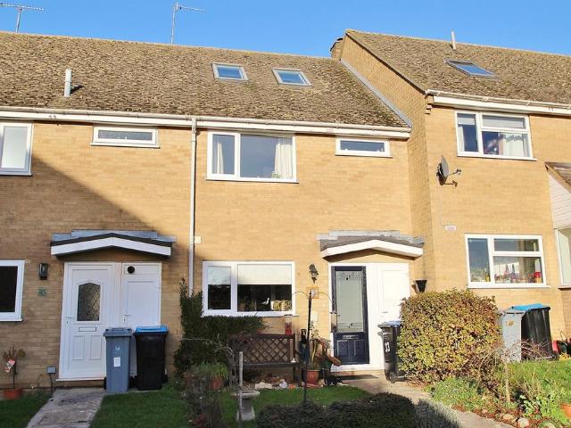 4 bedroom terraced house for sale
