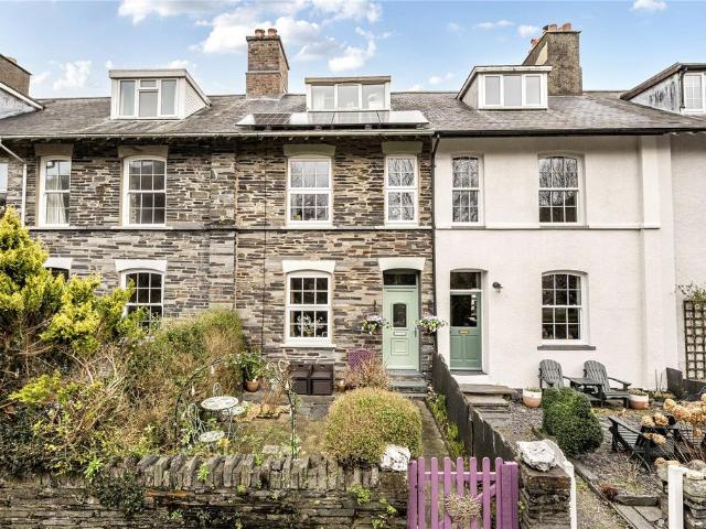 4 bedroom terraced house for sale
