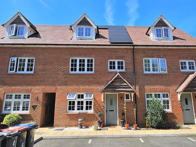 4 bedroom terraced house for sale