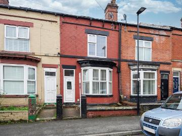 4 bedroom terraced house for sale