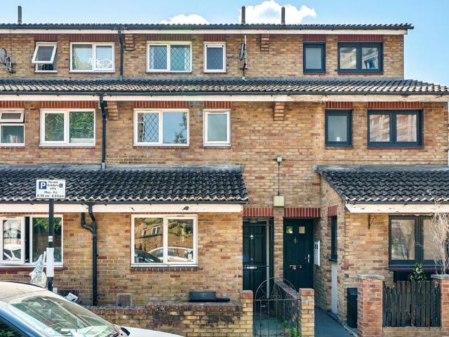 4 bedroom terraced house for sale