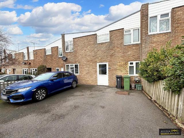 4 bedroom terraced house for sale