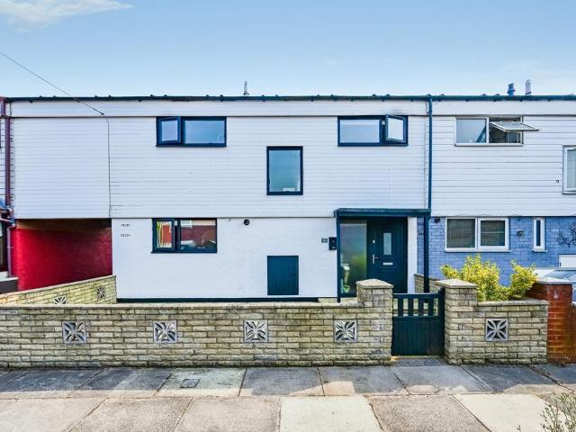 4 bedroom terraced house for sale