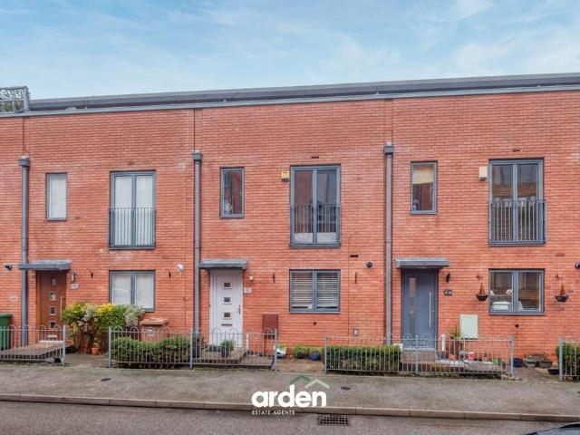 4 bedroom terraced house for sale