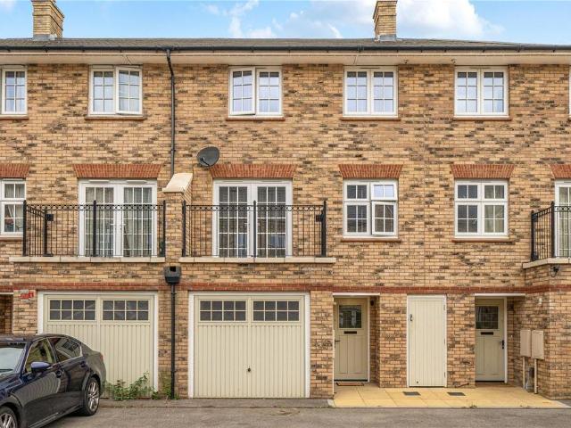 4 bedroom terraced house for sale