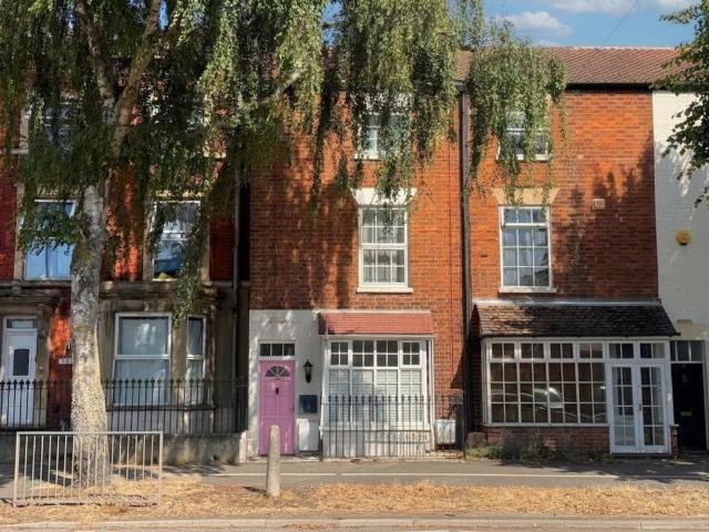 4 bedroom terraced house for sale