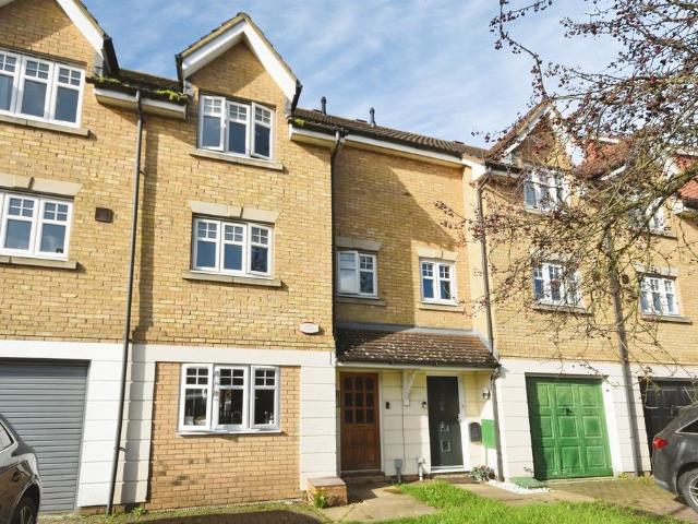 4 bedroom terraced house for sale