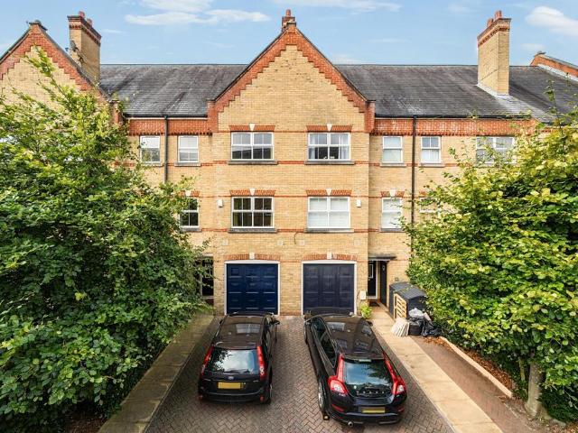 4 bedroom terraced house for sale