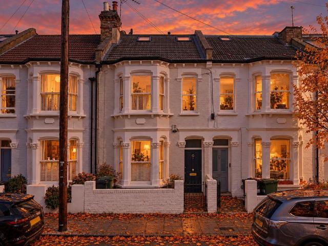 4 bedroom terraced house for sale