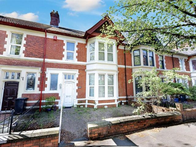 4 bedroom terraced house for sale