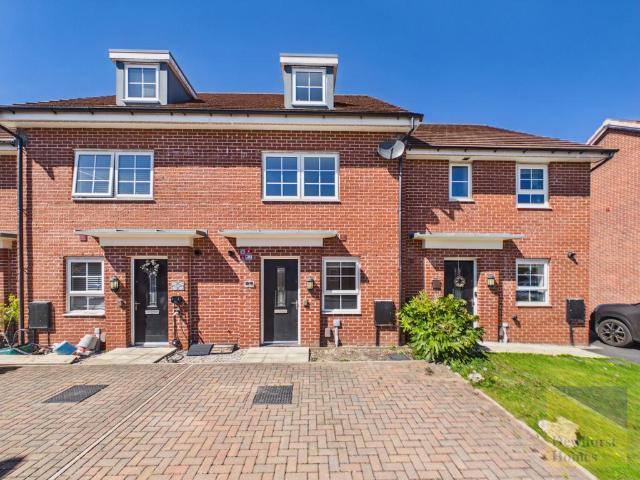4 bedroom terraced house for sale