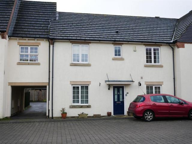 4 bedroom terraced house for sale