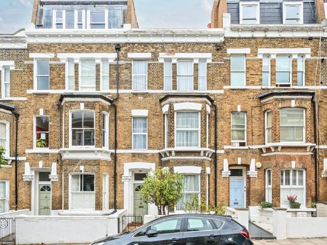 4 bedroom terraced house for sale