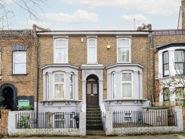 4 bedroom terraced house for sale