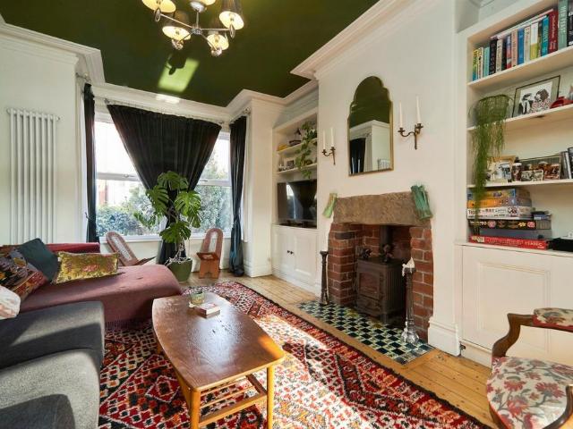 4 bedroom terraced house for sale