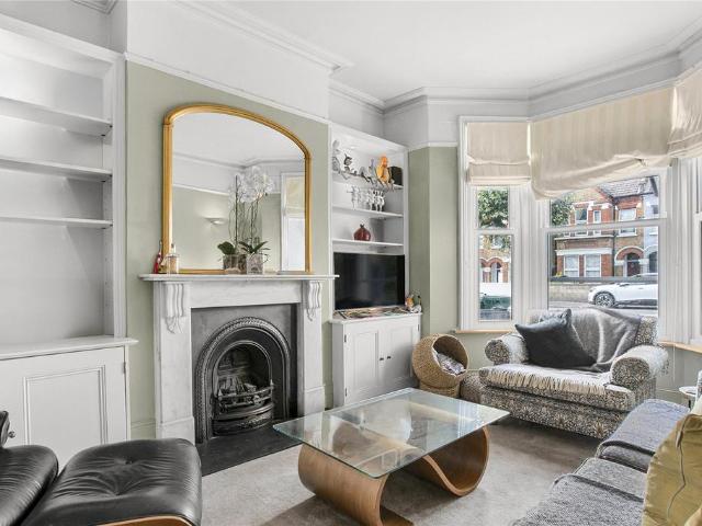 4 bedroom terraced house for sale