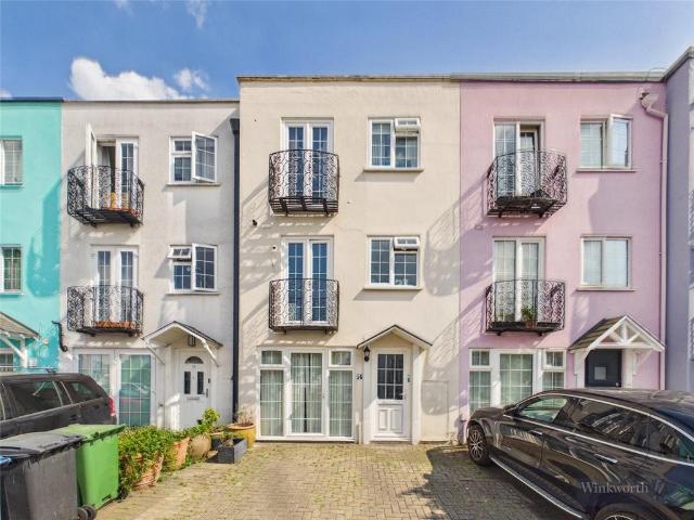 4 bedroom terraced house for sale