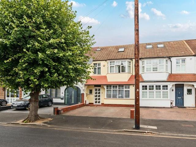 4 bedroom terraced house for sale