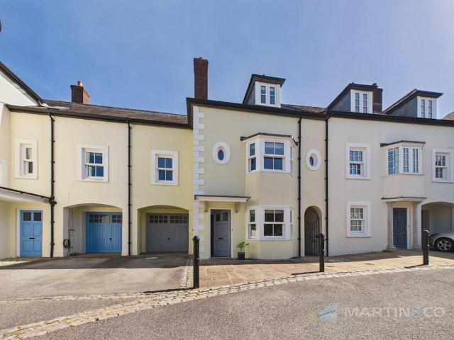 4 bedroom terraced house for sale