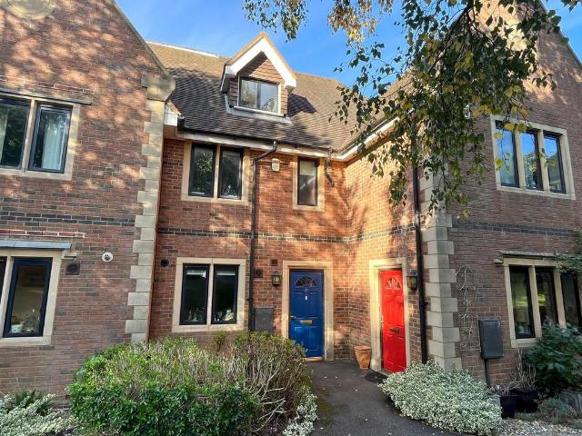 4 bedroom terraced house for sale