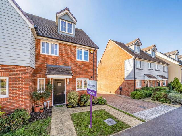 4 bedroom terraced house for sale