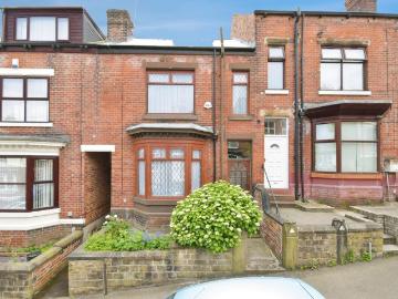 4 bedroom terraced house for sale