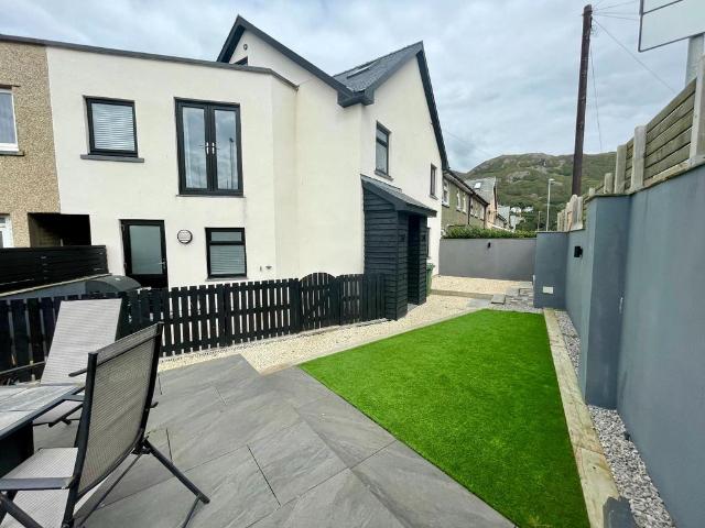 4 bedroom terraced house for sale