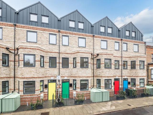 4 bedroom terraced house for sale