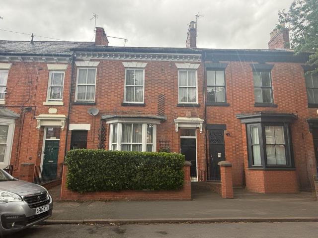 4 bedroom terraced house for sale