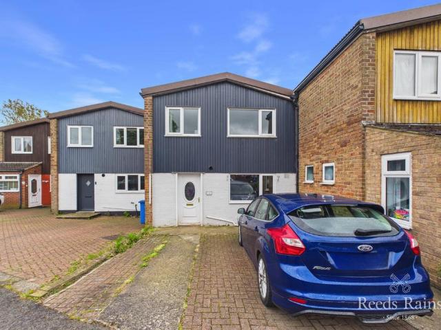 4 bedroom terraced house for sale