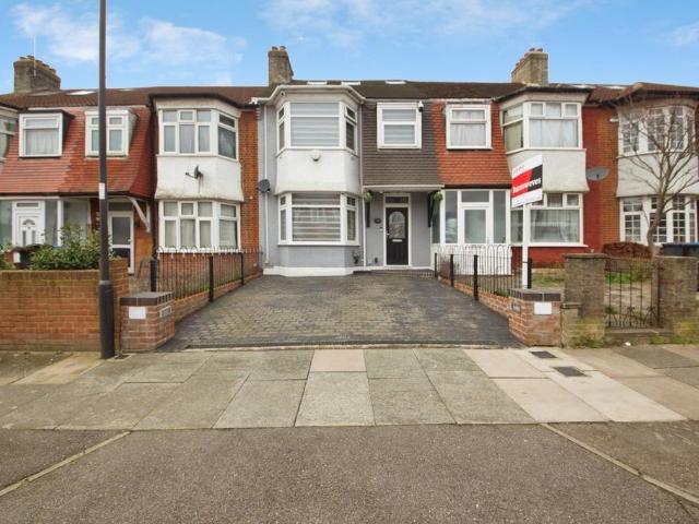 4 bedroom terraced house for sale
