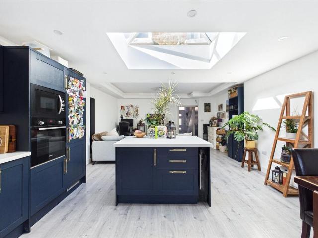4 bedroom terraced house for sale