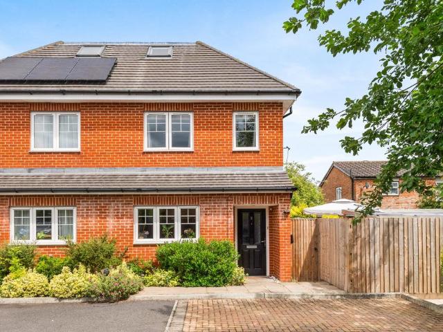 4 bedroom semi detached house for sale
