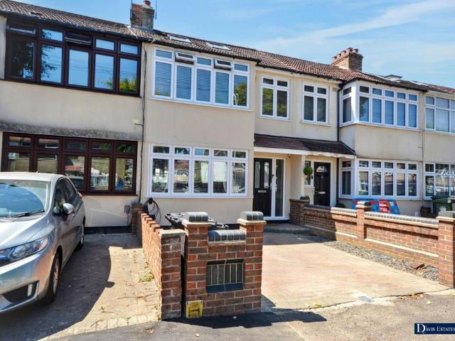 4 bedroom terraced house for sale